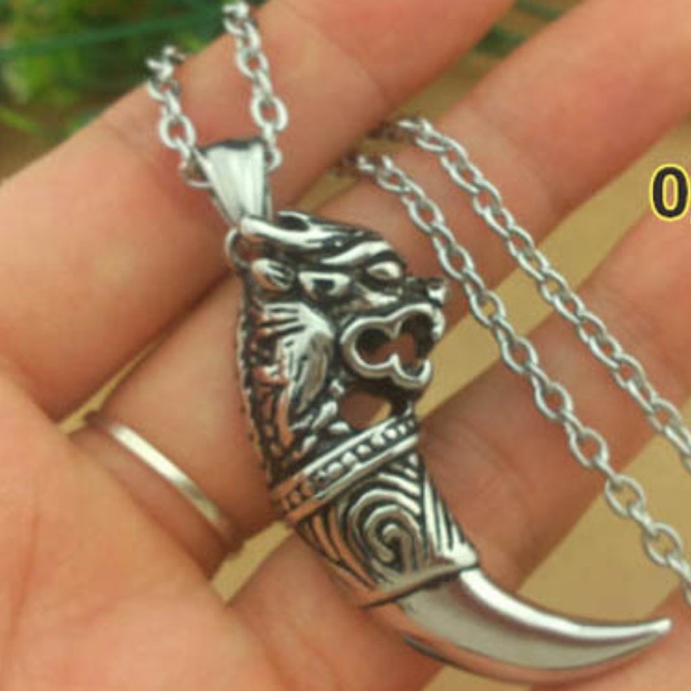 wolf tooth necklace - Picture 2 of 2